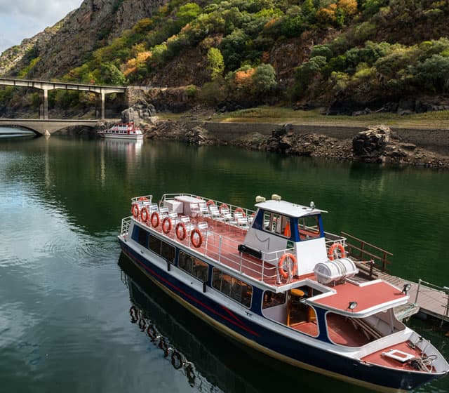 Elígenos para hacer enoturismo en la Ribeira Sacra